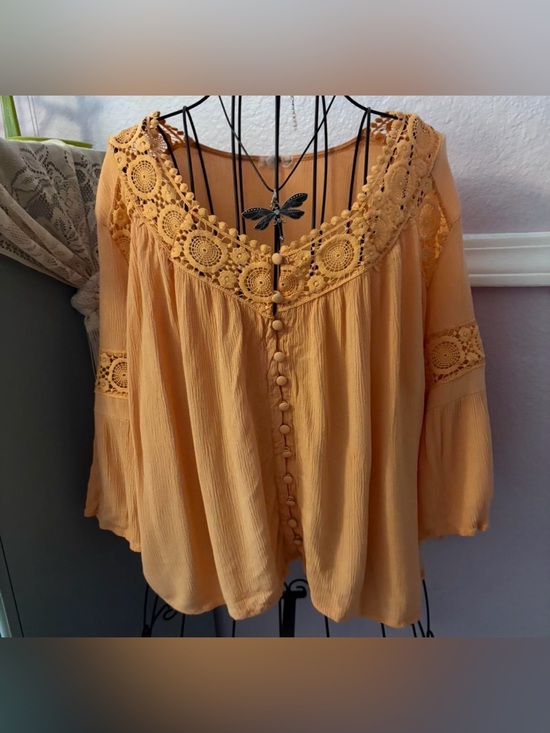 Taylor & Sage Tops - Women’s Coral Crochet Yoke Button Front Blouse Size Small Boho